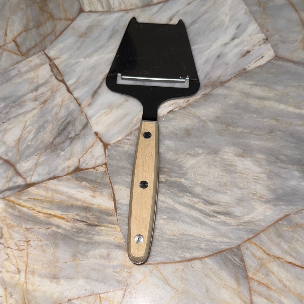 Legacy Cheese‎ Slicer with Black and Tan Handle